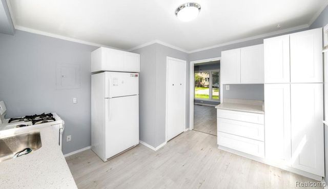 23383 CAYUGA Avenue, Hazel Park, MI 48030