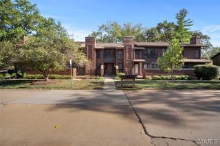 2000 Trailcrest Lane 3, Kirkwood, MO 63122