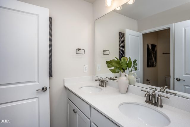 279 Ravenscraig Park Place, Raleigh, NC 27603
