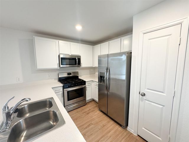 1411 Las Cuevas Drive, Conroe, TX 77301