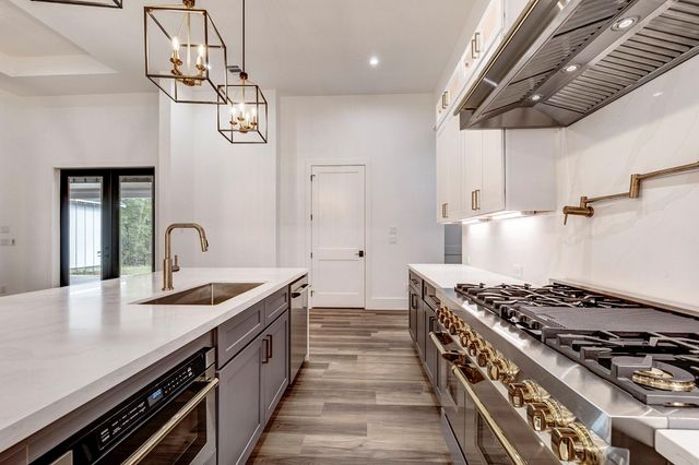 32648 Dobbin Huffsmith Road, Magnolia, TX 77354