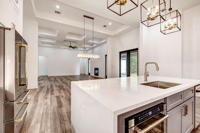 32648 Dobbin Huffsmith Road, Magnolia, TX 77354