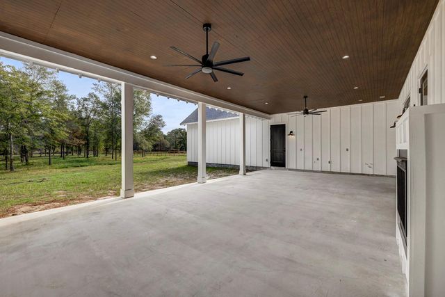 32648 Dobbin Huffsmith Road, Magnolia, TX 77354