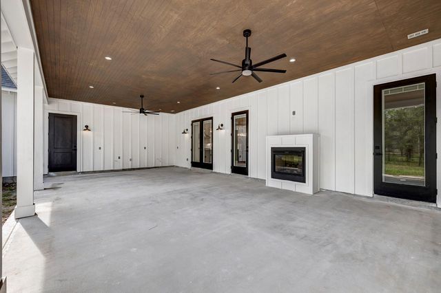 32648 Dobbin Huffsmith Road, Magnolia, TX 77354