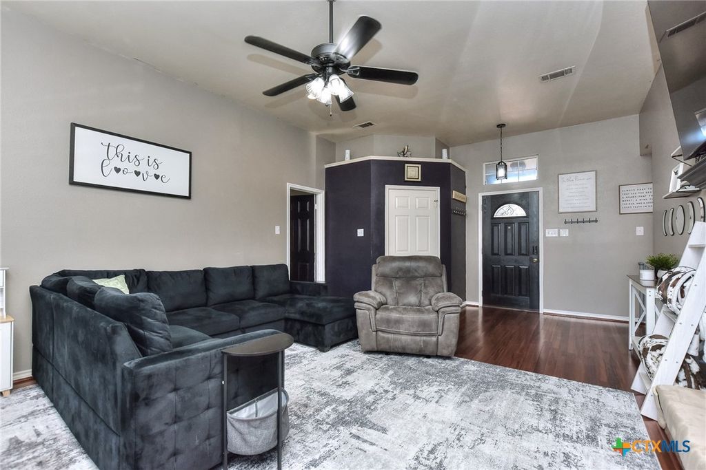 Image 6 of property listing at 4714 Buckskin Trail, Temple, TX 76502