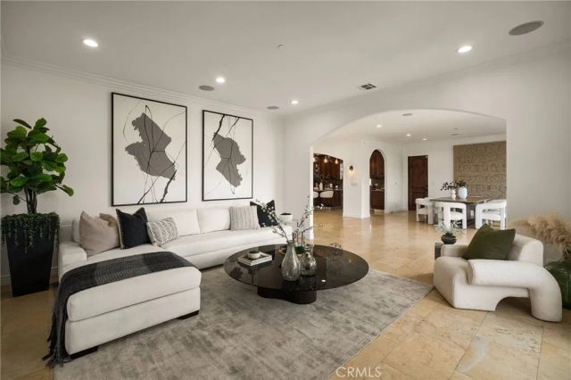 13045 Greenleaf Street, Studio City, CA 91604