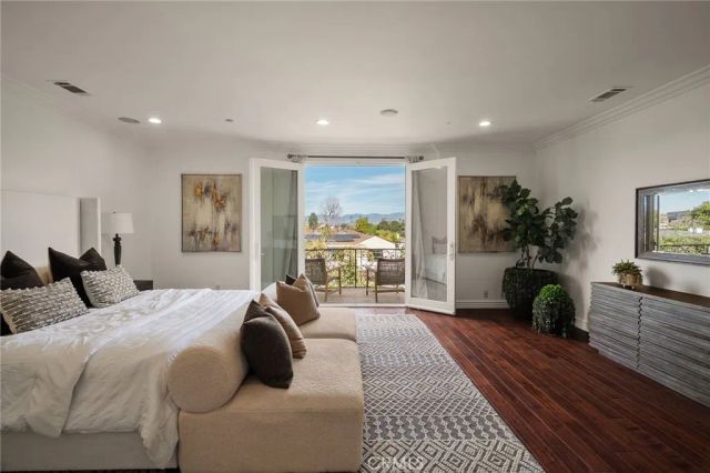 13045 Greenleaf Street, Studio City, CA 91604