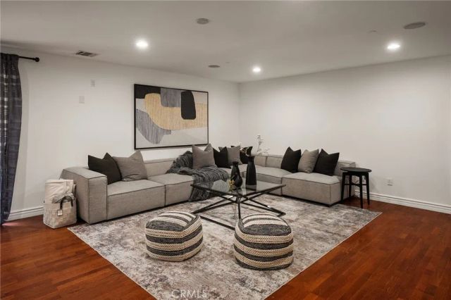 13045 Greenleaf Street, Studio City, CA 91604