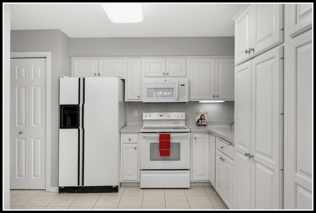 15635 16th Place N, Plymouth, MN 55447