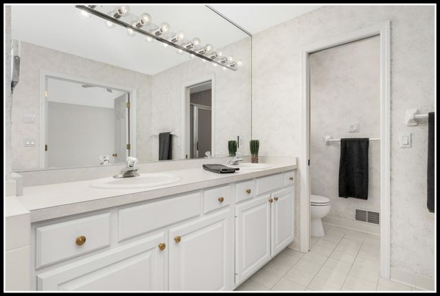 15635 16th Place N, Plymouth, MN 55447