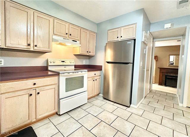 8300 Deepwood Boulevard 8, Mentor, OH 44060