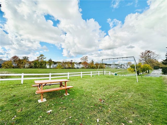 8300 Deepwood Boulevard 8, Mentor, OH 44060