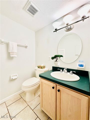 8300 Deepwood Boulevard 8, Mentor, OH 44060