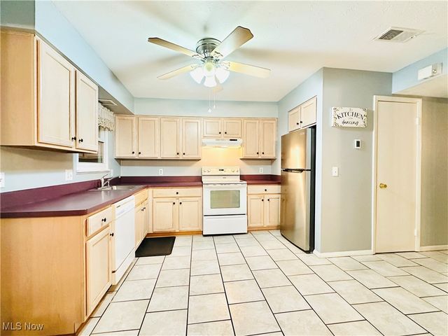 8300 Deepwood Boulevard 8, Mentor, OH 44060