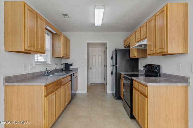 1966 Jeffrey Stokes Drive NE, Leland, NC 28451