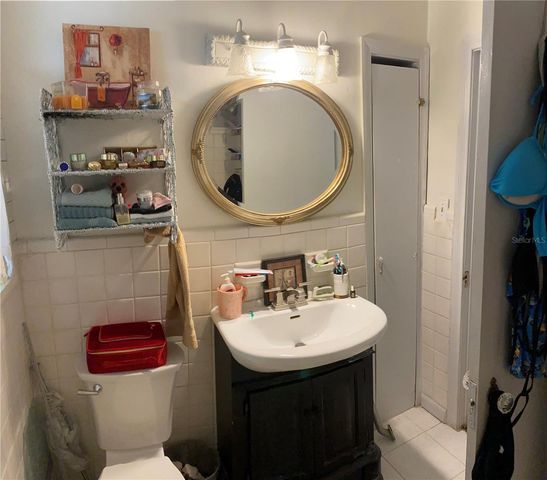1231 NE 9TH STREET W, Gainesville, FL 32601