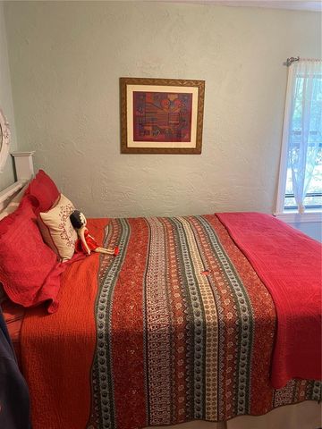 1231 NE 9TH STREET W, Gainesville, FL 32601