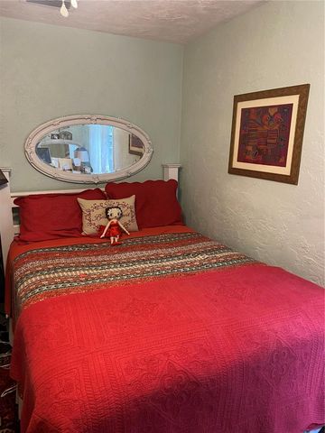 1231 NE 9TH STREET W, Gainesville, FL 32601