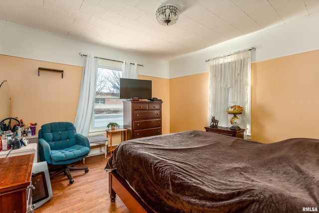 609 N 18TH Street, Herrin, IL 62948