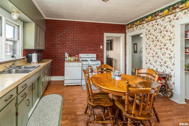 609 N 18TH Street, Herrin, IL 62948