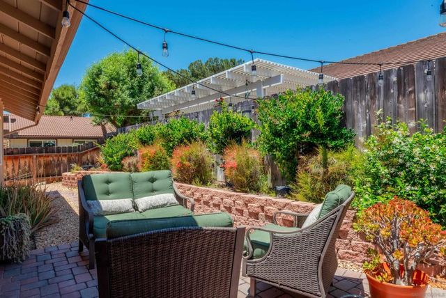 17525 Plaza Gitana, San Diego, CA 92128