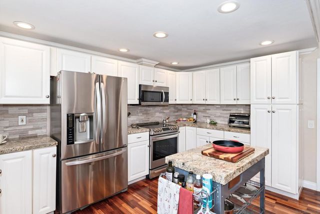 17525 Plaza Gitana, San Diego, CA 92128