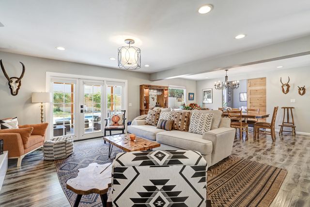 7542 BEAR CANYON Road NE, Albuquerque, NM 87109