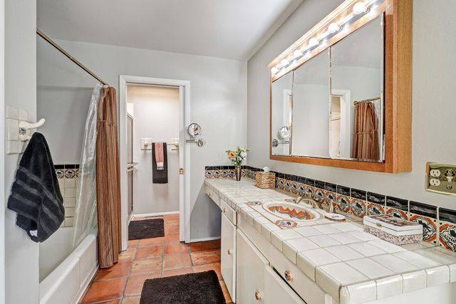 7542 BEAR CANYON Road NE, Albuquerque, NM 87109