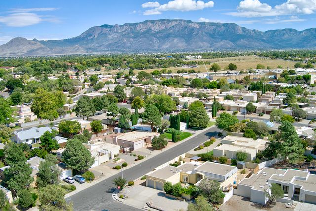 7542 BEAR CANYON Road NE, Albuquerque, NM 87109