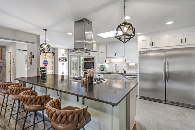 7542 BEAR CANYON Road NE, Albuquerque, NM 87109