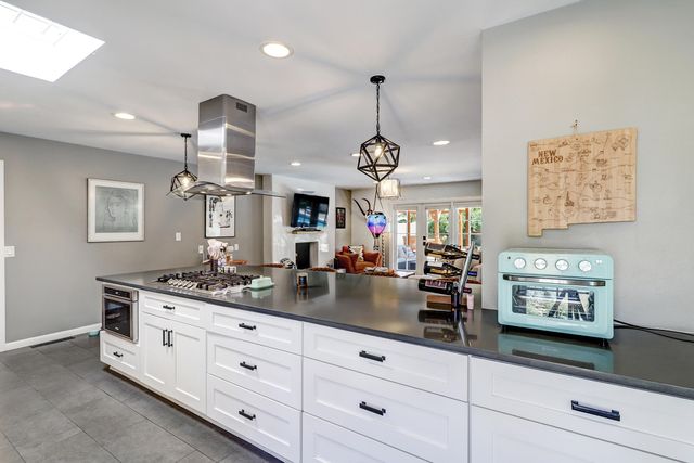 7542 BEAR CANYON Road NE, Albuquerque, NM 87109