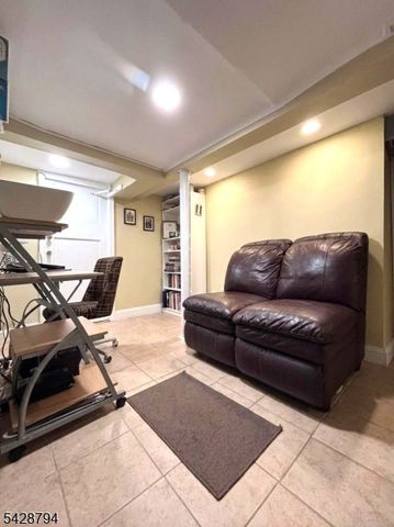 104 W 18Th St, Linden City, NJ 07036