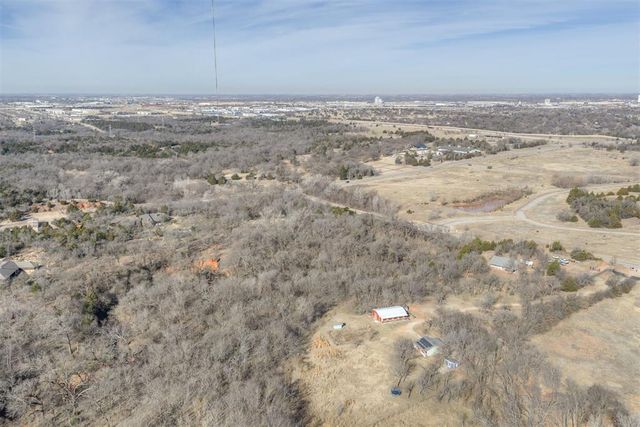 2204 NE 122nd Street, Edmond, OK 73013