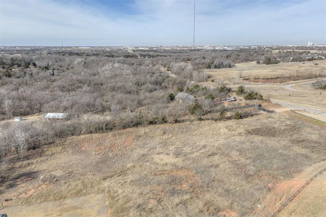 2204 NE 122nd Street, Edmond, OK 73013