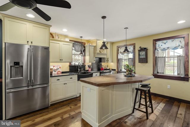 339 S MARKET ST, Newmanstown, PA 17073