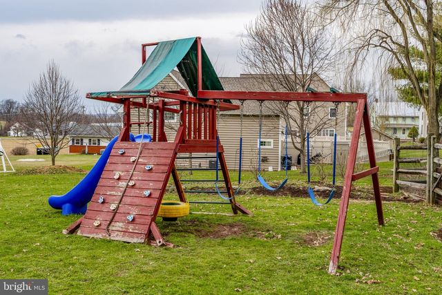 339 S MARKET ST, Newmanstown, PA 17073