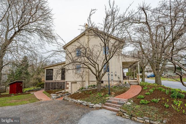 339 S MARKET ST, Newmanstown, PA 17073