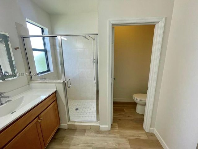 9370 W 34th Ct, Hialeah, FL 33018