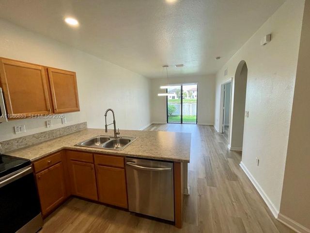 9370 W 34th Ct, Hialeah, FL 33018