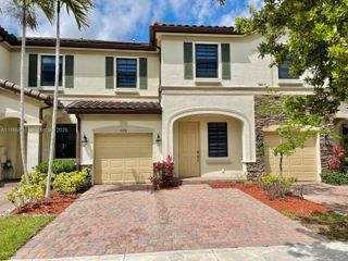 9370 W 34th Ct, Hialeah, FL 33018