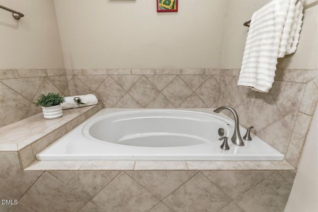 529 Barneswyck Drive, Fuquay Varina, NC 27526