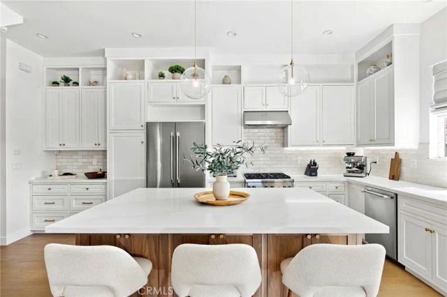 2100 Carnegie Lane, Redondo Beach, CA 90278