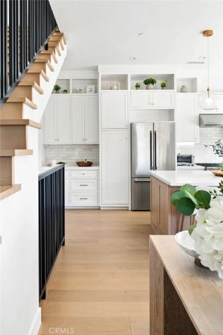 2100 Carnegie Lane, Redondo Beach, CA 90278