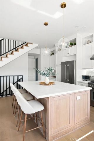 2100 Carnegie Lane, Redondo Beach, CA 90278