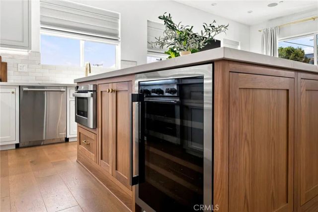 2100 Carnegie Lane, Redondo Beach, CA 90278
