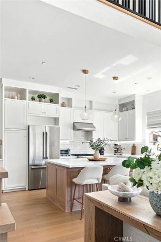 2100 Carnegie Lane, Redondo Beach, CA 90278