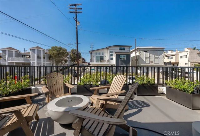 2100 Carnegie Lane, Redondo Beach, CA 90278