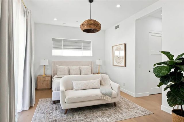 2100 Carnegie Lane, Redondo Beach, CA 90278