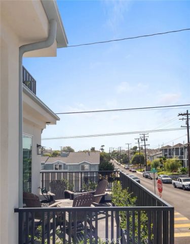 2100 Carnegie Lane, Redondo Beach, CA 90278