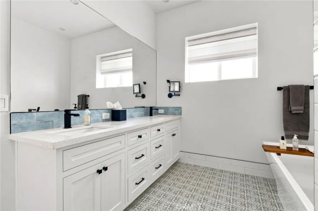 2100 Carnegie Lane, Redondo Beach, CA 90278